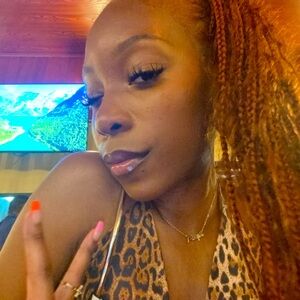 Meet your Posher, Abigail